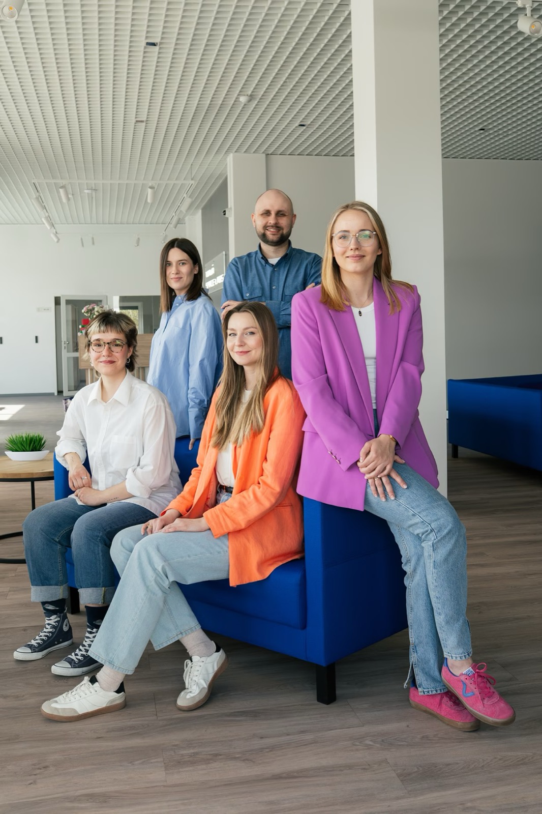 Zespół Beevision w biurze – wspólne zdjęcie